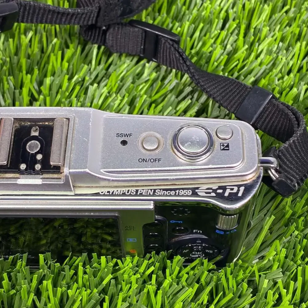 Olympus PEN E-P1 Micro Four Thirds Digital Camera Body